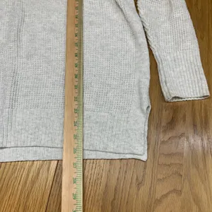 Aerie Women XS Waffle Knit Polo Sweater Grey V-Neck Long Sleeve‎ Oversized Top thumbnail 3