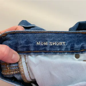 American Eagle Women’s Mom Jean Shorts size 0 thumbnail 7
