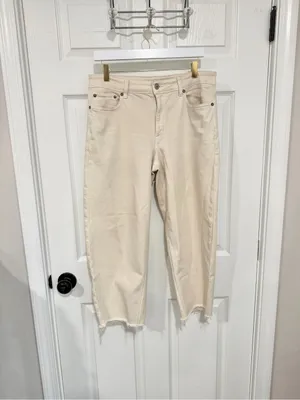 American Eagle Jeans Women’s 6 Short Cream Ecru High Rise Straight Leg Raw Hem thumbnail 5