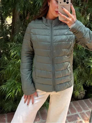 Olive green ultra light puffer jacket with zipper pockets sz M women #puffer #winterwear #outdoors thumbnail 2