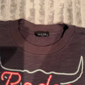 Zutter USA Rodeo Nights Graphic Crop Top Charcoal Gray Western Bull Skull Medium thumbnail 3