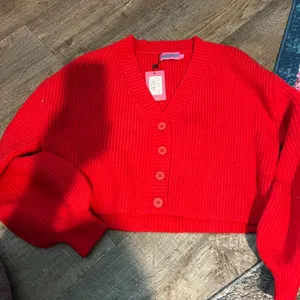 NWT Edikted Sabrina Chunky Knit Crop Cardigan size XS‎ thumbnail 3