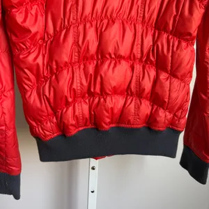 Athleta‎ Goose Down Red Jacket sz S outdoors hiking thumbnail 9