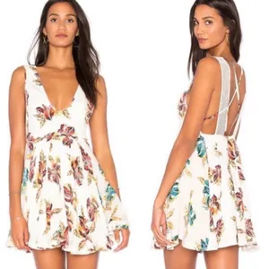 Free People Thought I Was‎ Dreamin Plunging V-Neck Floral Mini Dress Size Small thumbnail 2
