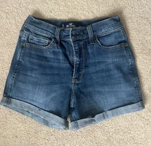 Dark Wash Hollister Jean Shorts High-Rise thumbnail 1