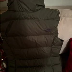 The North Face Women's Olive Green Puffer Vest thumbnail 2