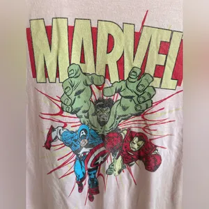 Marvel Pink Superhero T-Shirt thumbnail 2