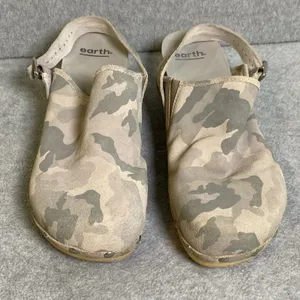 Earth Camo Leather Wood Clogs Women 11 Gray Studded Slingback Comfort Shoes EUC‎ thumbnail 1