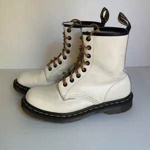 Dr. Martens 1460 White Leather 8-Eye Combat Boots Women’s US 7 UK 5 EU 38 thumbnail 2