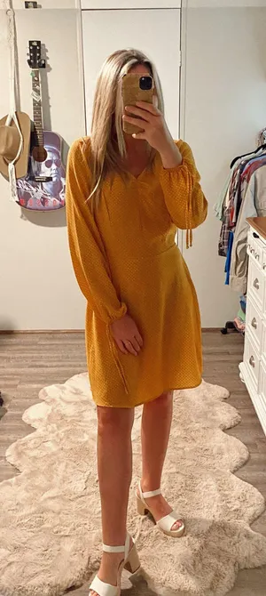 Dress thumbnail 1