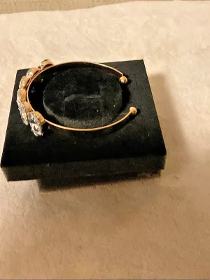 Crystal Gold-Tone Cuff Bracelet Like New thumbnail 5