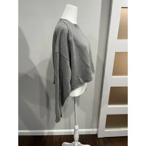 Wild Fable‎ Women Gray Crew Neck Long Sleeve Cropped Sweatshirt Size M thumbnail 3