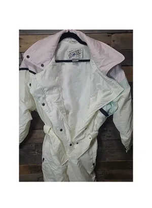 Profile Women’s pink and white ski suit thumbnail 11