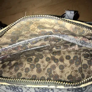 Guess Monogram handbag. One size, canvas thumbnail 5