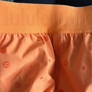 Lululemon Hotty Hot Shorts 4" Logo Print thumbnail 4