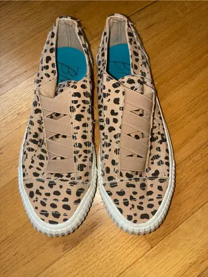 Women's Blowfish Slip-On Leopard Print Canvas Sneakers thumbnail 3