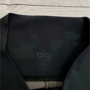 Alo Yoga High Waist Camp Vapor Leggings Black Green Camouflage Athletic Pants XS thumbnail 8