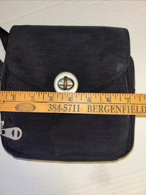 Baggallini Black Nylon Crossbody Compact Size Lots Of Compartments Preloved thumbnail 8