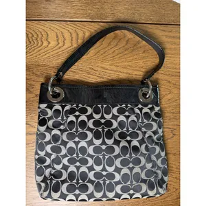 Vintage Coach Signature Hobo Ashley Shoulder Bag Black thumbnail 5