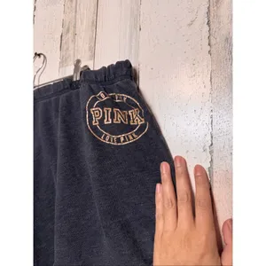 Victoria’s Secret PINK Lounge Shorts Women’s Large Black Scallop Hem Pocket Logo thumbnail 8