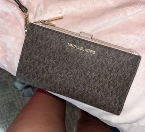 Michael Kors Logo Wallet thumbnail 1