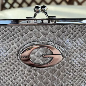 GUESS Vintage White Snakeskin Dainty Clutch Shoulder Bag Purse Silver Hardware thumbnail 6