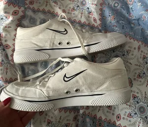 Nike Sneakers thumbnail 1