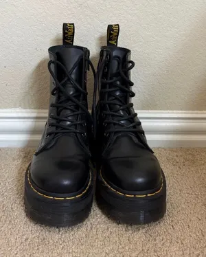 Dr. Martens thumbnail 1