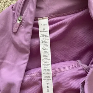 LULULEMON Speed Up Medium Rise Shorts 4” Size 4 Jubilee Purple EUC thumbnail 5