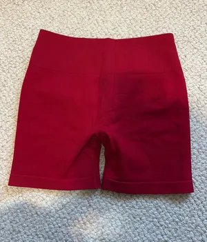 Aurola Scrunch Gym Shorts Size M thumbnail 2
