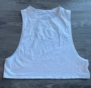 Lululemon Tank thumbnail 1