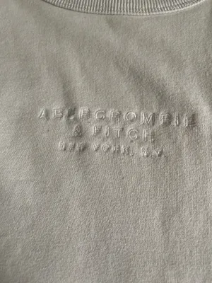Abercrombie and fitch crewneck thumbnail 2