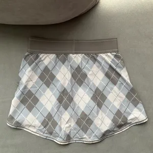 Alo Yoga Argyle Match Point Tennis Skirt Gravel/Titanium XXS thumbnail 7