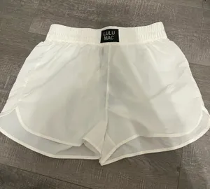 White Lulu Mac sorts Size M thumbnail 1