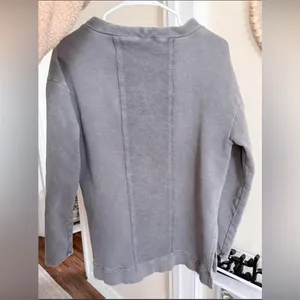 Anthropologie Gray Cozy Crewneck Sweatshirt Women’s M Relaxed Fit Soft Pullover thumbnail 3