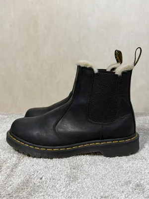 Dr. Martens Women’s 2976 Leonore Faux Fur Lined Chelsea Boots Leather in Black 9 thumbnail 5