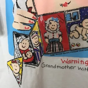 Best Fruit of‎ the Loom Women's Vintage Warning Grandmother with Photos White L thumbnail 9