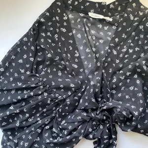 Blu Pepper black white floral oversized short kimono thumbnail 2