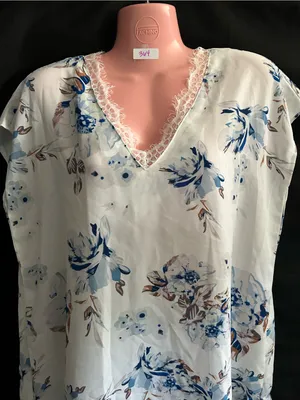 SHEIN Floral Lace-Trim V-Neck Blouse in White & Blue LG thumbnail 7
