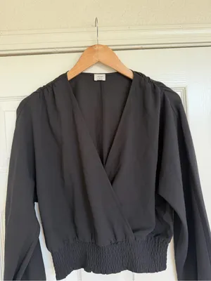 Aritzia Wilfred Black Flowy Deep V Smocked Waist Long Sleeve Blouse M thumbnail 3