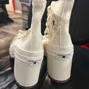 Converse Chuck 70 De Luxe Heel High-Top Sneakers small smudge in front NWOT thumbnail 7