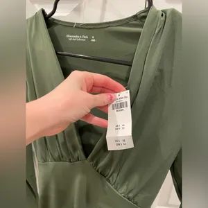 Abercrombie NWT Green Long Sleeve Bodysuit thumbnail 3