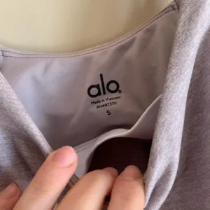 ALO Yoga Light Purple Camisole Tank Top Shirt Athletic Workout Outfit Women Smal thumbnail 2