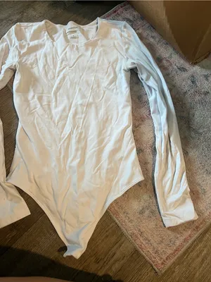 Babaton White Long-Sleeve Bodysuit Tee thumbnail 3