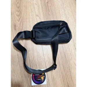 Disney Cast Member 5K Friends & Family Holiday Fanny Pack Black Waist Bag‎ thumbnail 3