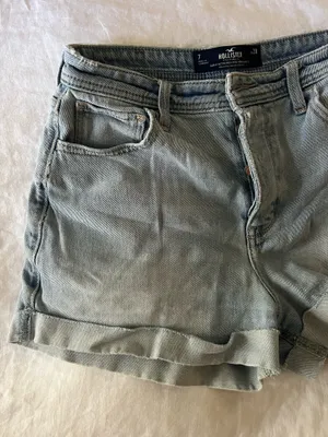 Hollister Curvy High-Rise Shorts Mom thumbnail 5