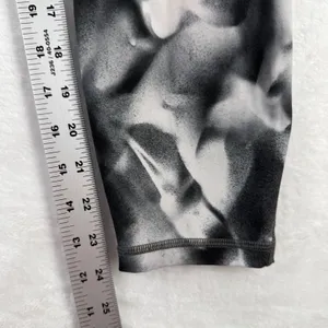 Lululemon High Rise Mesh Panel Leggings Abstract Black White Grey Size 10‎ thumbnail 5