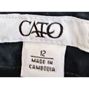 Cato Women's Capris Four Buttons Pant Leg Size 12 20"‎ Inseam x 16" Waist x 11" thumbnail 3