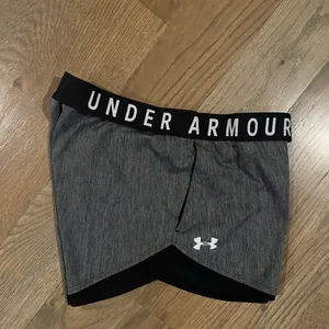 Under Armour Women's Charcoal and Black Athletic Shorts sz Medium thumbnail 4