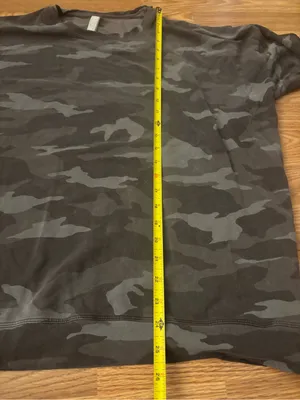 Athleta Charcoal Camo Crewneck Sweatshirt Size Large thumbnail 4